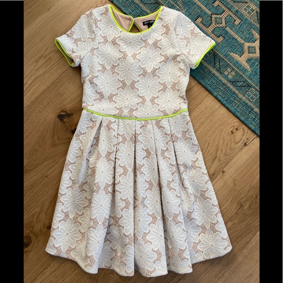 ava & yelly Other - Girls white lace ❄️dress